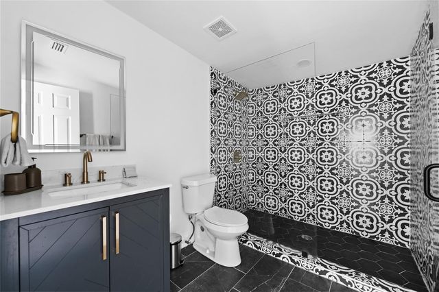 680 25TH AVENUE S, St Petersburg, FL 33705