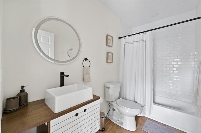 680 25TH AVENUE S, St Petersburg, FL 33705