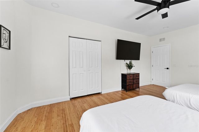 680 25TH AVENUE S, St Petersburg, FL 33705