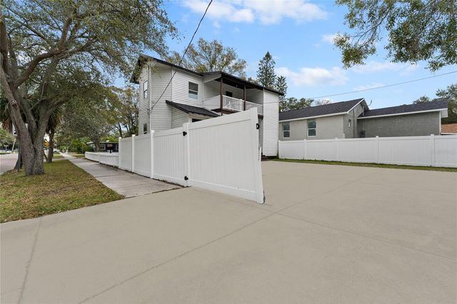 680 25TH AVENUE S, St Petersburg, FL 33705