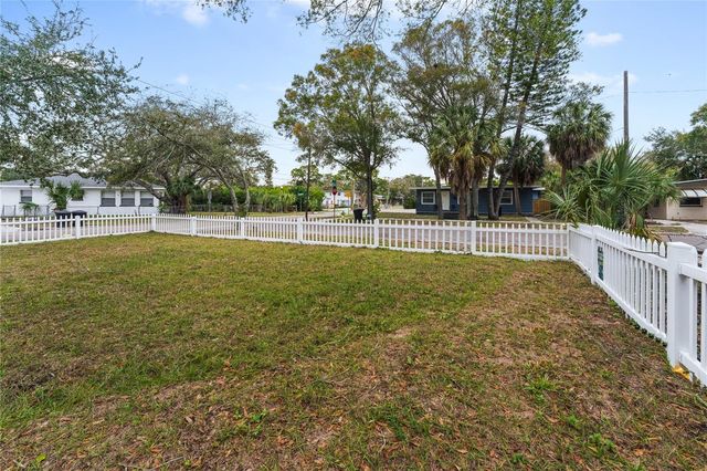 680 25TH AVENUE S, St Petersburg, FL 33705