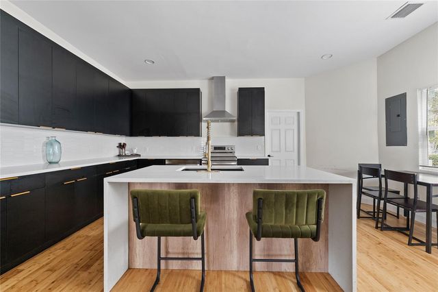 680 25TH AVENUE S, St Petersburg, FL 33705