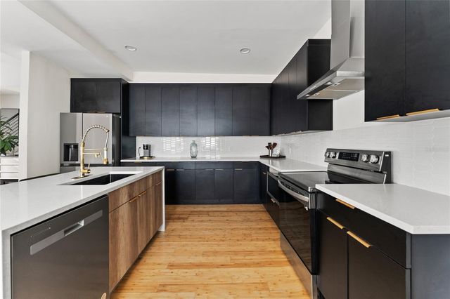 680 25TH AVENUE S, St Petersburg, FL 33705