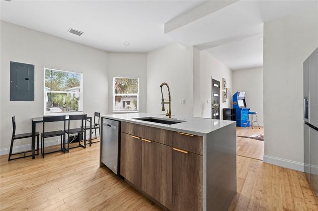 680 25TH AVENUE S, St Petersburg, FL 33705