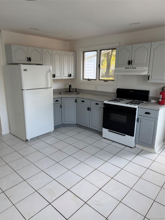 23 Dianne Avenue, Centereach, NY 11720
