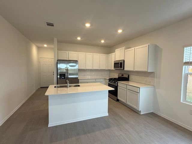 109 Imola ST, Hutto, TX 78634