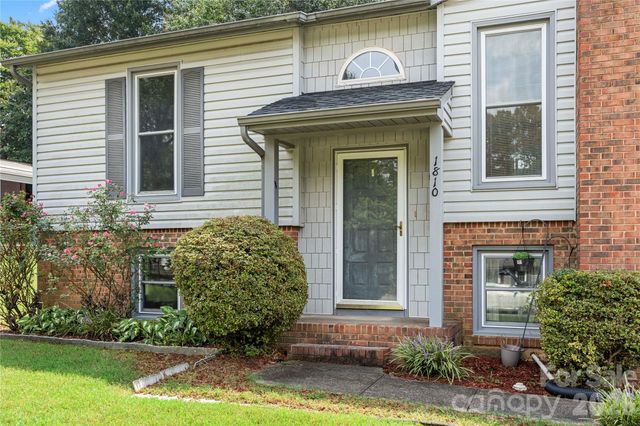 1810 Oak Hollow Road, Gastonia, NC 28054