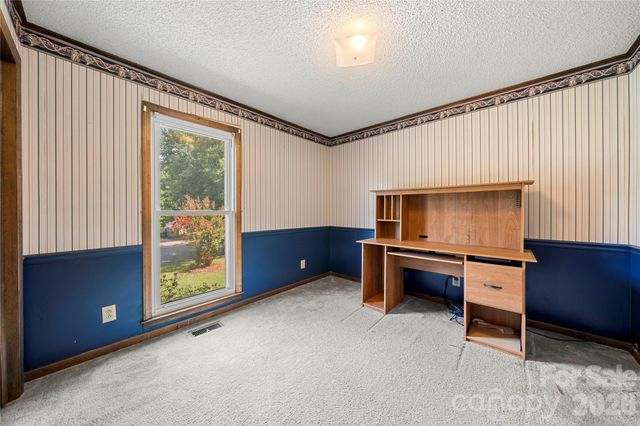 1810 Oak Hollow Road, Gastonia, NC 28054