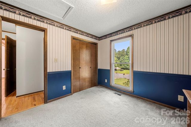 1810 Oak Hollow Road, Gastonia, NC 28054