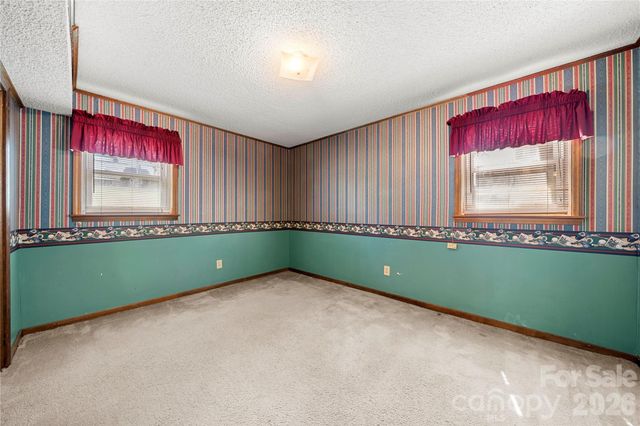 1810 Oak Hollow Road, Gastonia, NC 28054