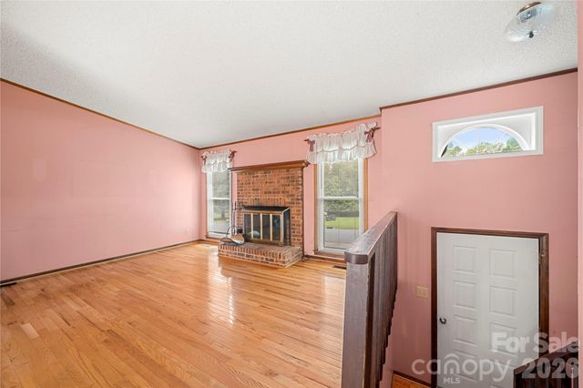 1810 Oak Hollow Road, Gastonia, NC 28054