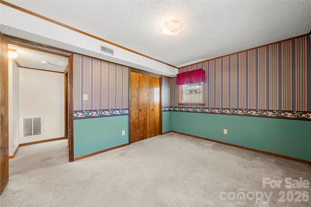 1810 Oak Hollow Road, Gastonia, NC 28054