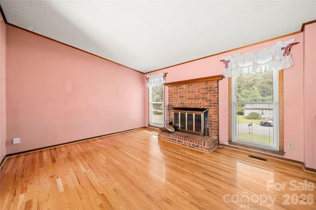 1810 Oak Hollow Road, Gastonia, NC 28054