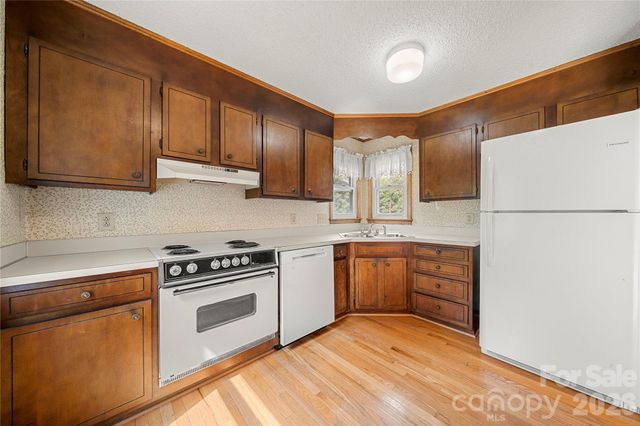 1810 Oak Hollow Road, Gastonia, NC 28054