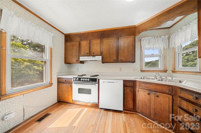 1810 Oak Hollow Road, Gastonia, NC 28054