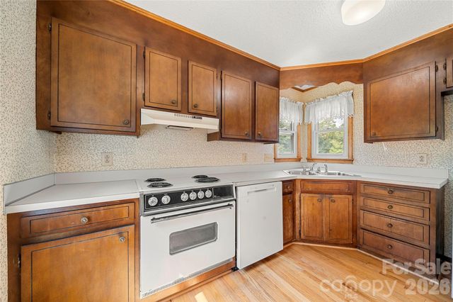 1810 Oak Hollow Road, Gastonia, NC 28054