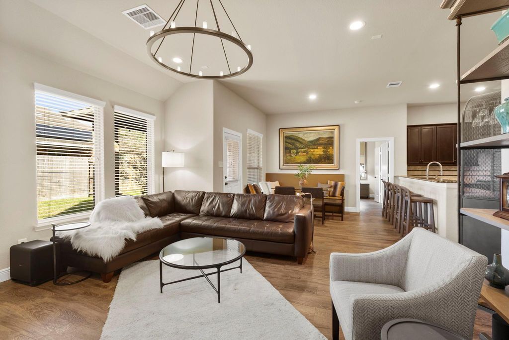 Image 11 of property listing at 11731 Cielo Court, Richmond, TX 77406