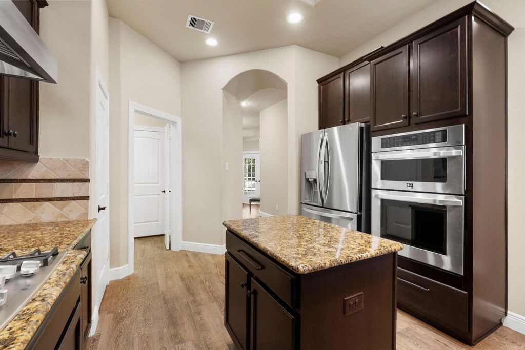 Image 17 of property listing at 11731 Cielo Court, Richmond, TX 77406