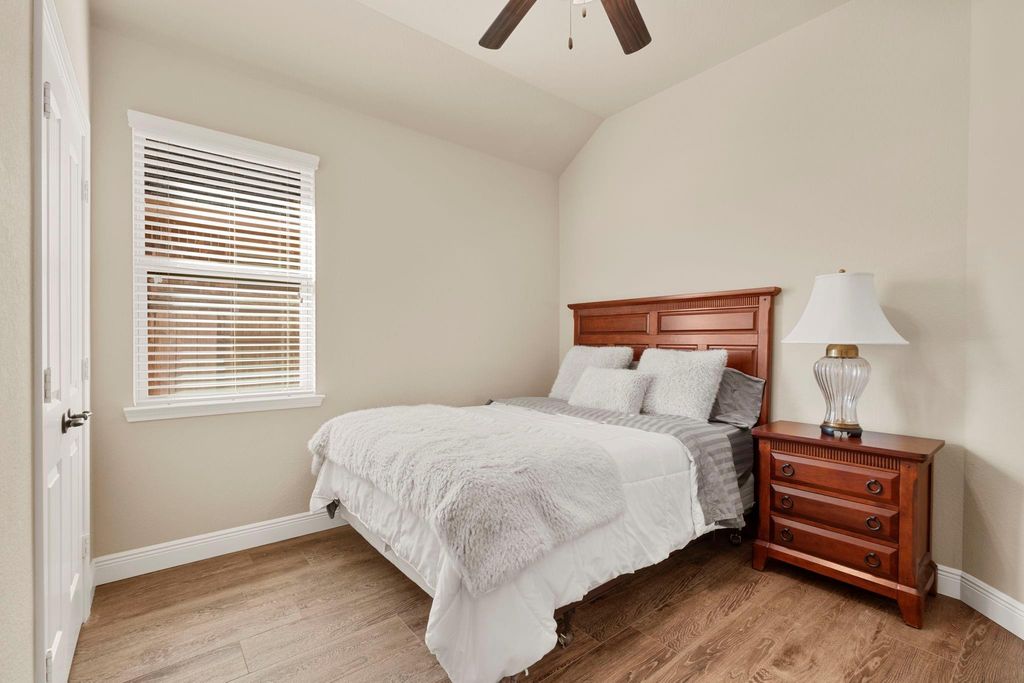 Image 24 of property listing at 11731 Cielo Court, Richmond, TX 77406