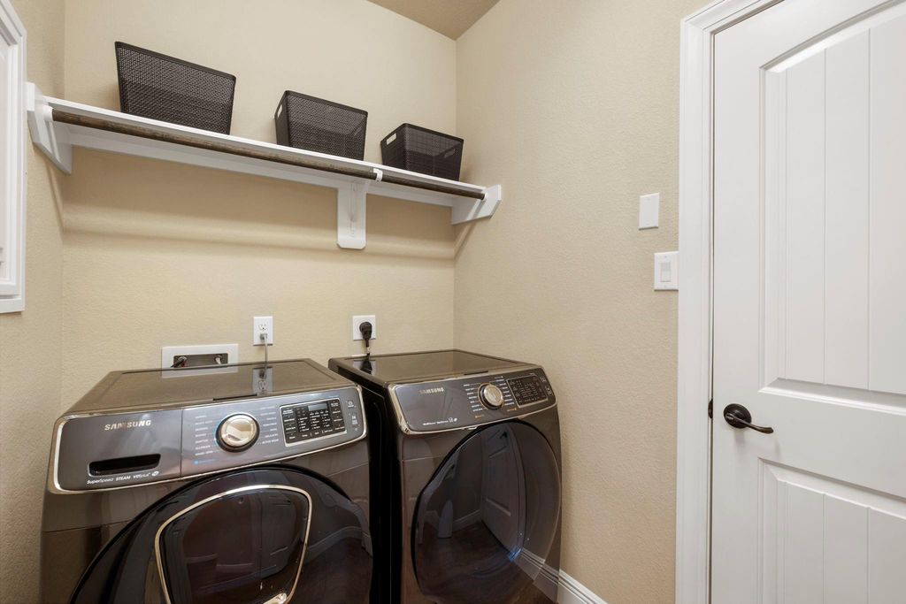 Image 33 of property listing at 11731 Cielo Court, Richmond, TX 77406