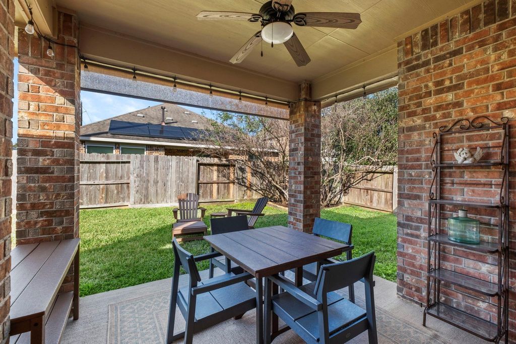 Image 34 of property listing at 11731 Cielo Court, Richmond, TX 77406