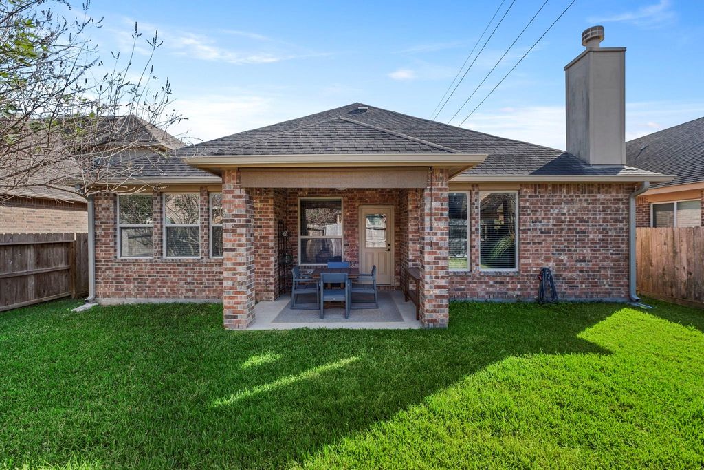 Image 37 of property listing at 11731 Cielo Court, Richmond, TX 77406