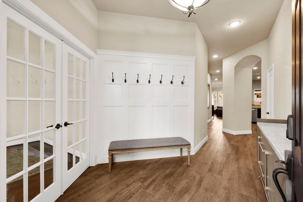 Image 4 of property listing at 11731 Cielo Court, Richmond, TX 77406