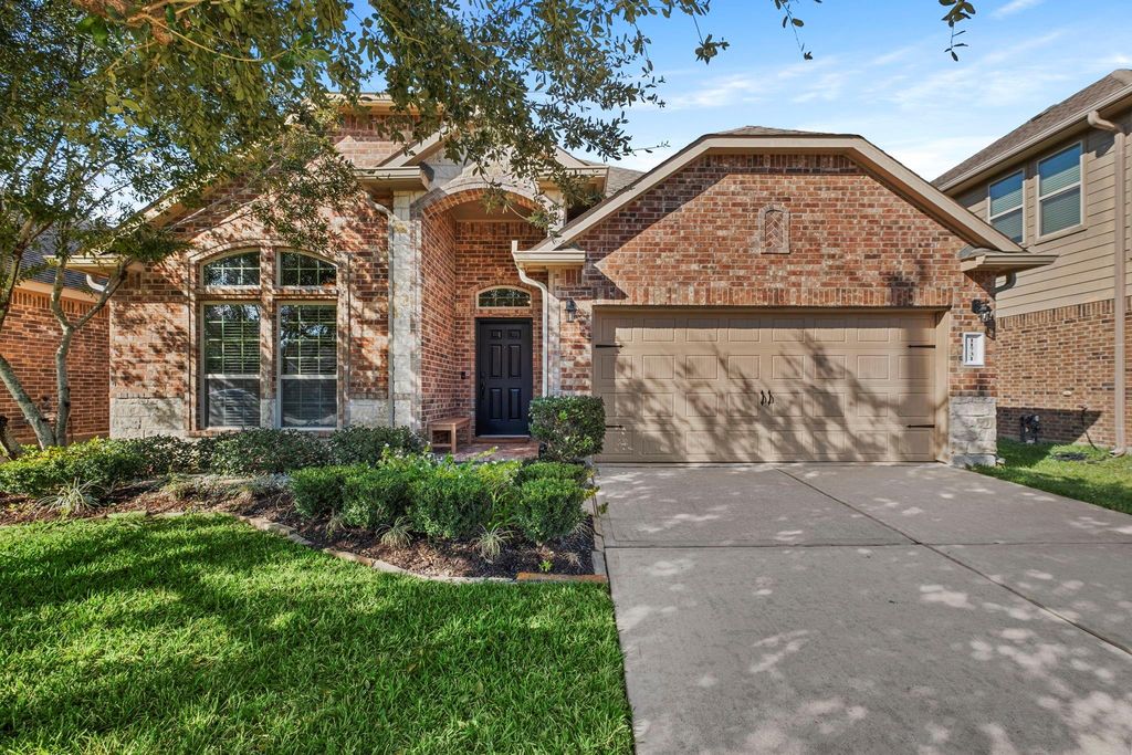 Image 49 of property listing at 11731 Cielo Court, Richmond, TX 77406