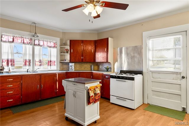 514 3rd, Aliceville, AL 35442