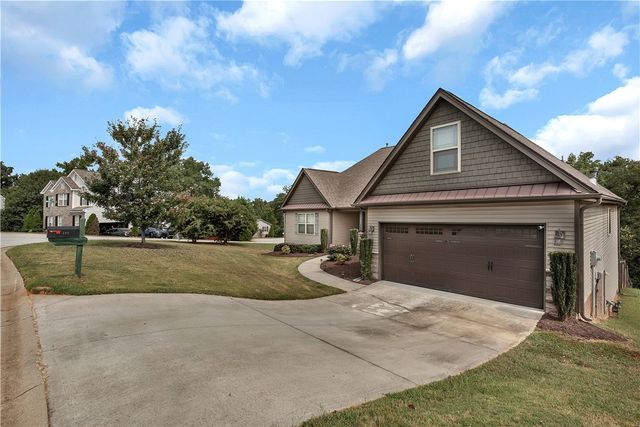 102 Blue Heron Circle, Simpsonville, SC 29680