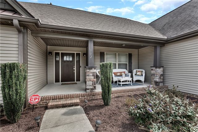 102 Blue Heron Circle, Simpsonville, SC 29680