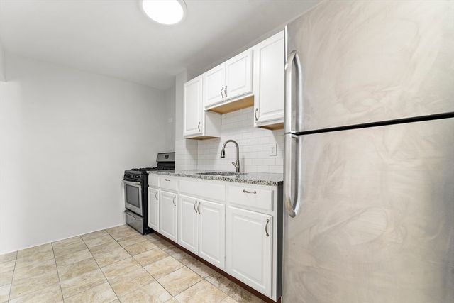 22 Rockville Park, Boston, MA 02119