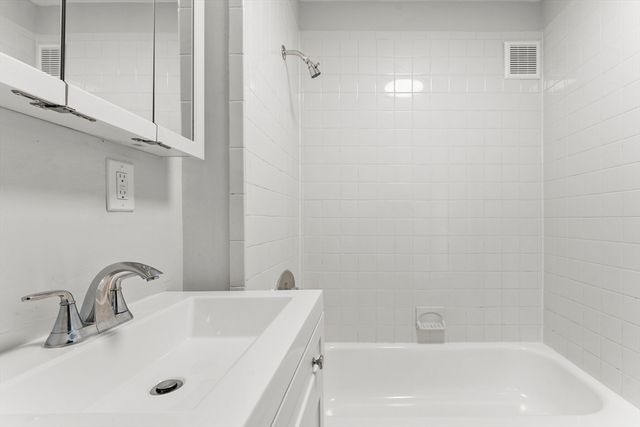 22 Rockville Park, Boston, MA 02119