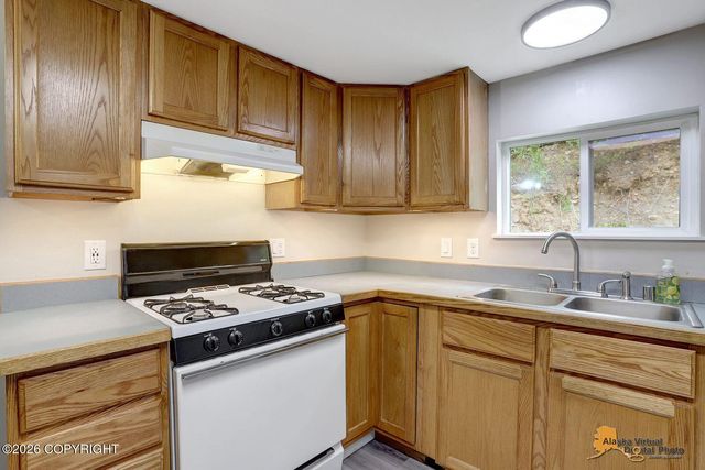 6061 E Pike Avenue, Wasilla, AK 99654
