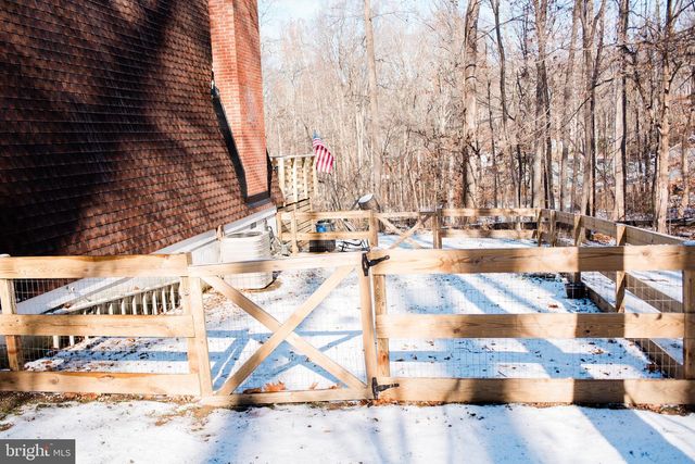 1659 S LAKESHORE DR, Louisa, VA 23093