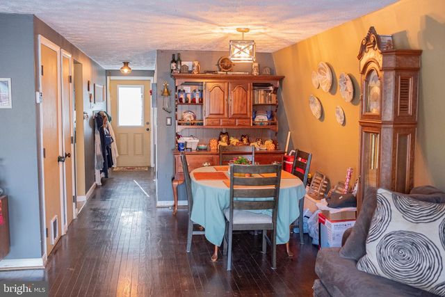 1659 S LAKESHORE DR, Louisa, VA 23093