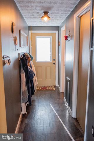 1659 S LAKESHORE DR, Louisa, VA 23093