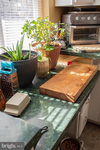 1659 S LAKESHORE DR, Louisa, VA 23093