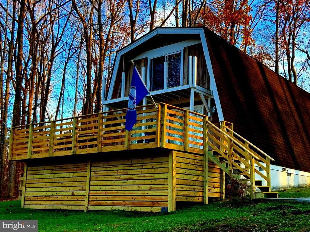 1659 S LAKESHORE DR, Louisa, VA 23093