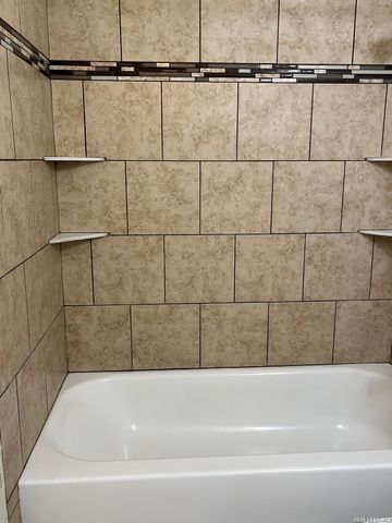 8806 WILD MDWS, Converse, TX 78109