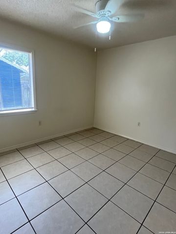8806 WILD MDWS, Converse, TX 78109