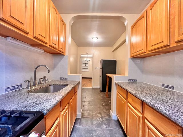 96-11 65 Rd 1, Rego Park, NY 11374