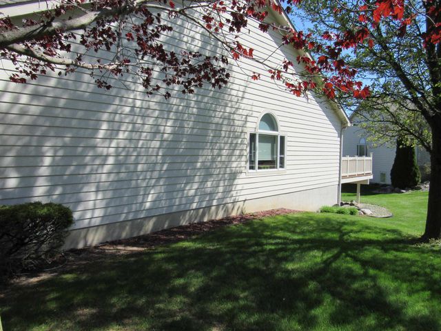 6063 Belmont Ct Court, Grand Blanc, MI 48439