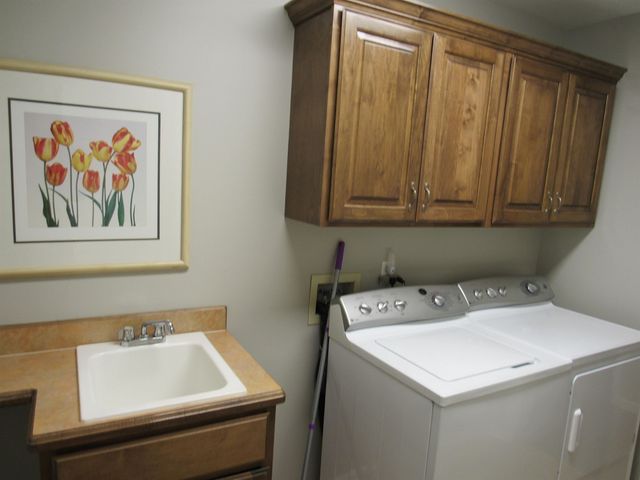 6063 Belmont Ct Court, Grand Blanc, MI 48439