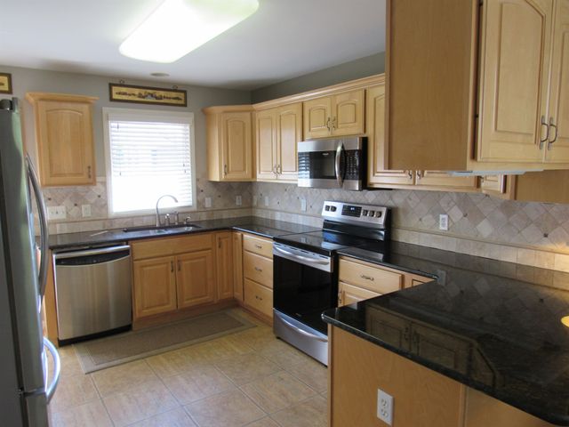 6063 Belmont Ct Court, Grand Blanc, MI 48439