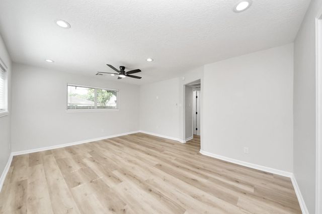 6015 Mcknight Street, Houston, TX 77035