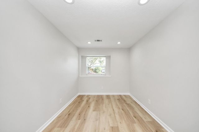 6015 Mcknight Street, Houston, TX 77035