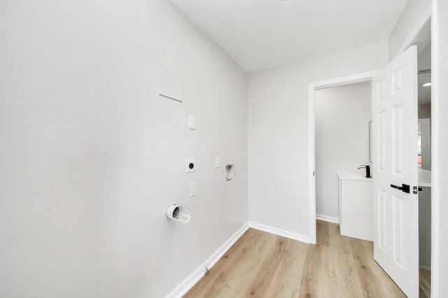 6015 Mcknight Street, Houston, TX 77035