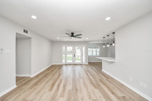 6015 Mcknight Street, Houston, TX 77035