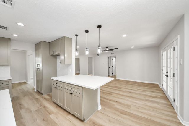 6015 Mcknight Street, Houston, TX 77035